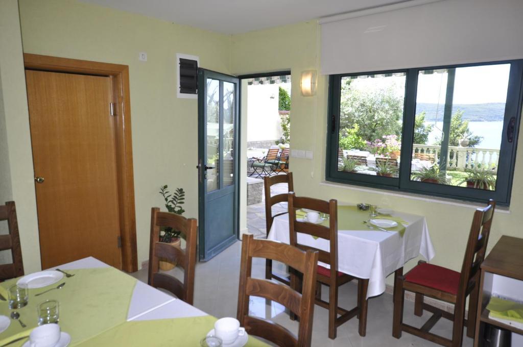 הרצג-נובי Garni Hotel Bokeska Noc מראה חיצוני תמונה