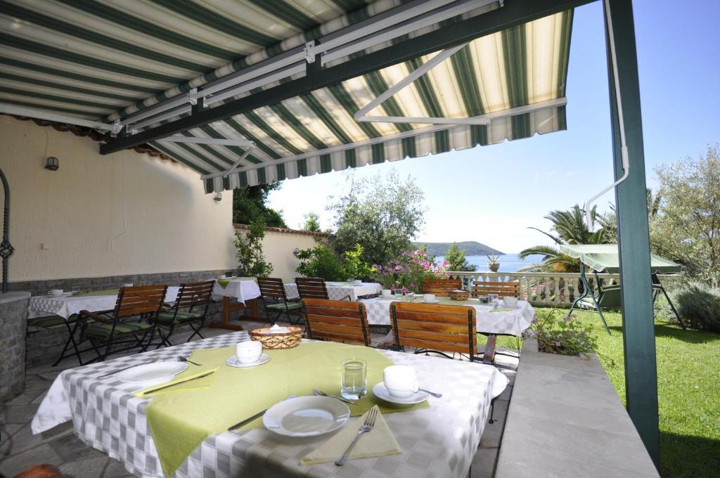 הרצג-נובי Garni Hotel Bokeska Noc מראה חיצוני תמונה