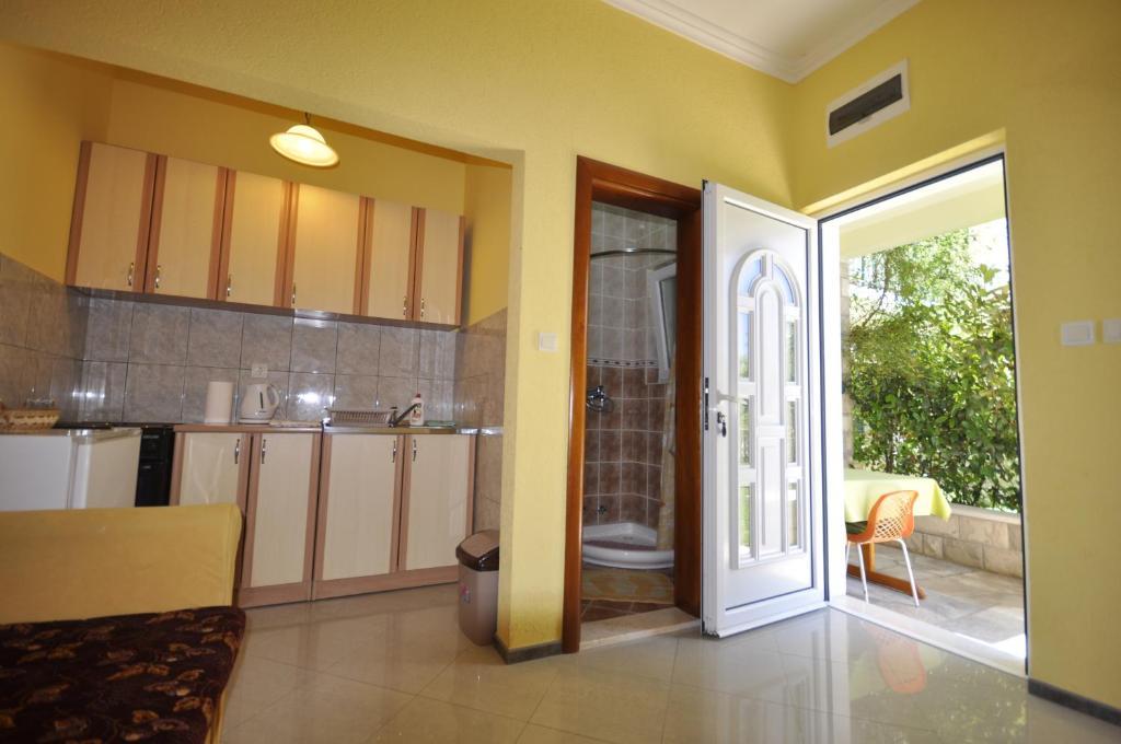 הרצג-נובי Garni Hotel Bokeska Noc מראה חיצוני תמונה